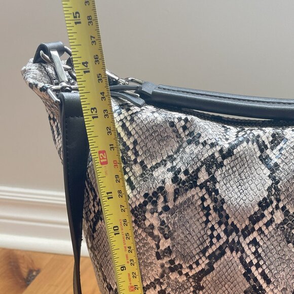 GADEA faux snakeskin purse (feed-bag style) - Picture 5 of 9